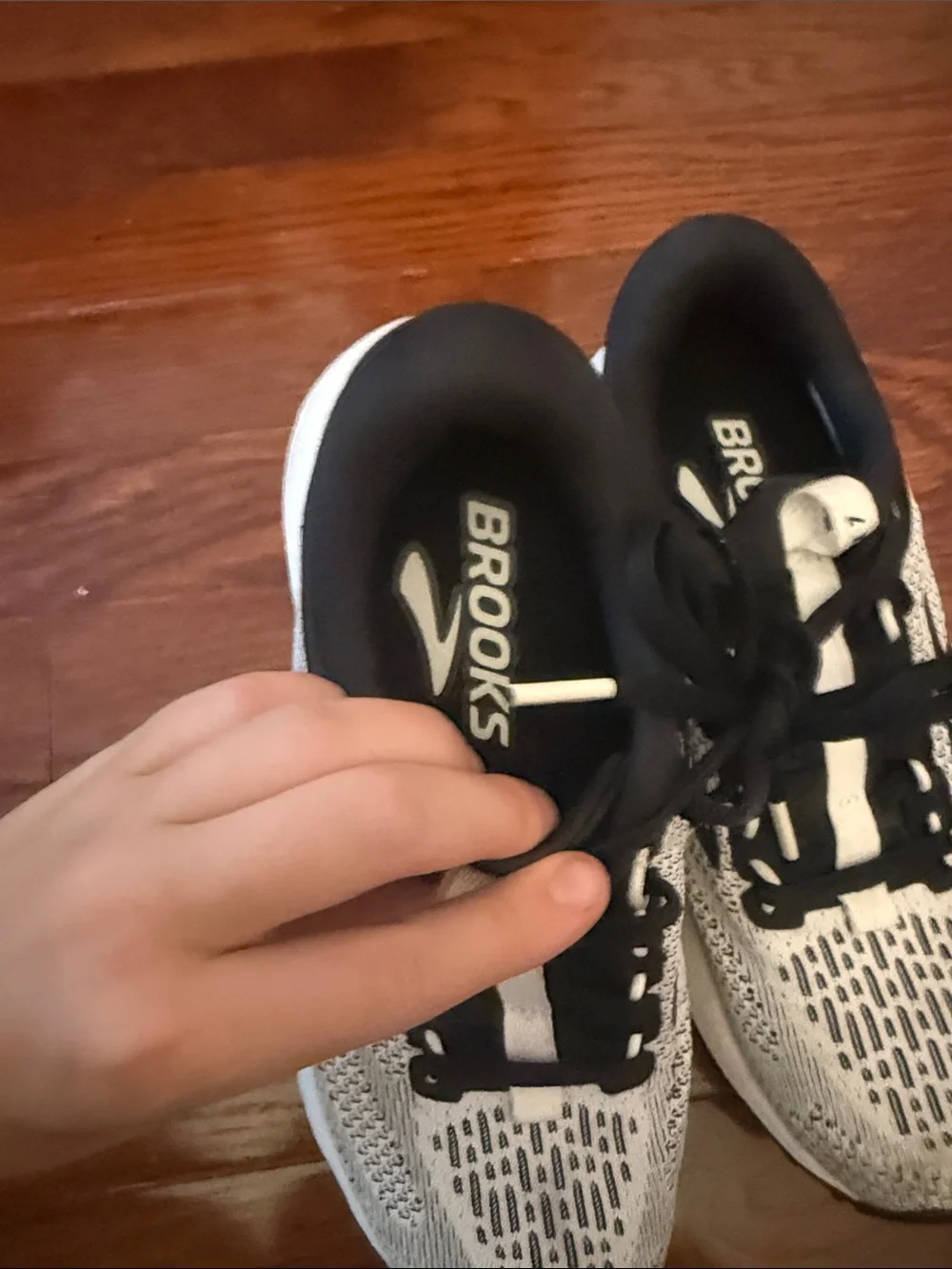 Brooks lightweight knit
